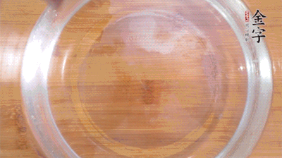 非凡娱乐切小片，浸泡5分钟。