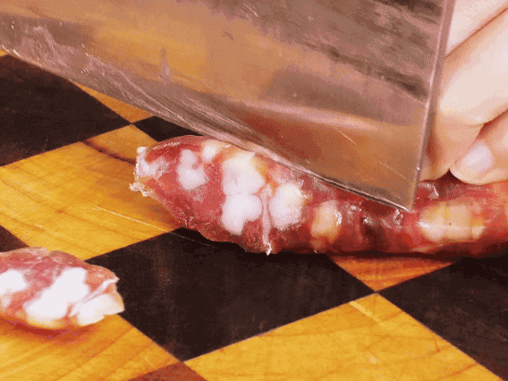 非凡娱乐
香肠斜刀切片